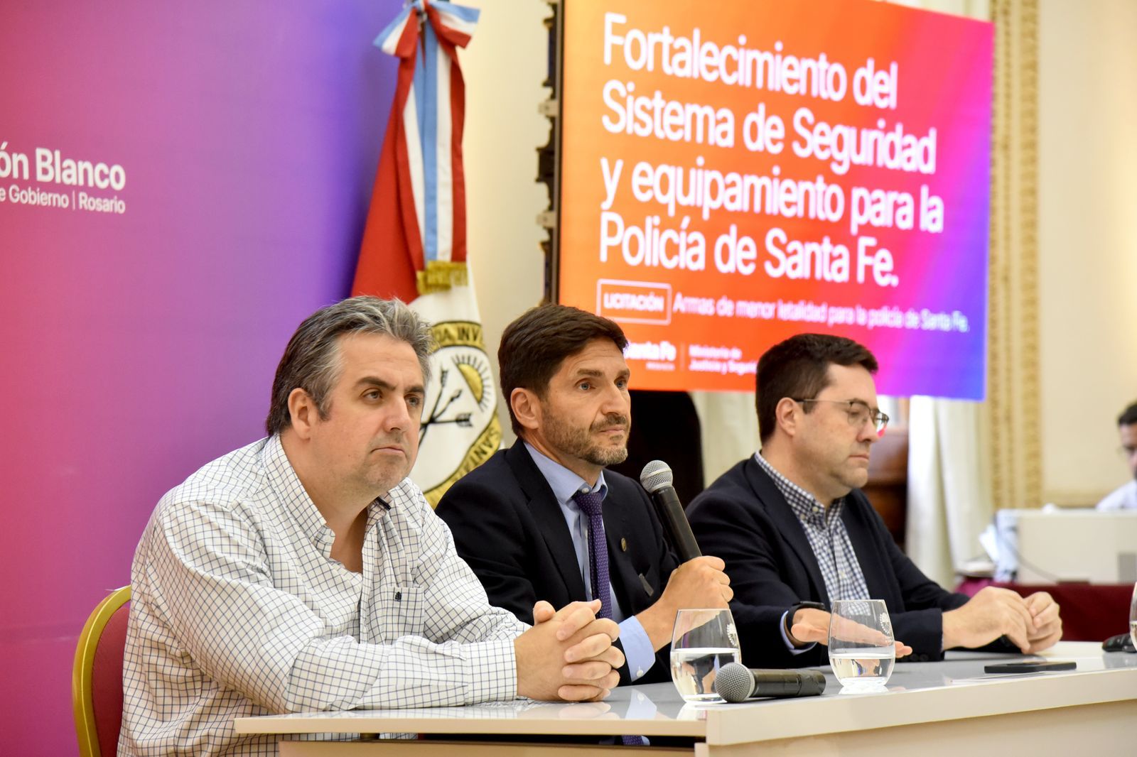 Pullaro: “La Policía utilizará armas de baja letalidad para garantizar orden en la sociedad y mayores niveles 